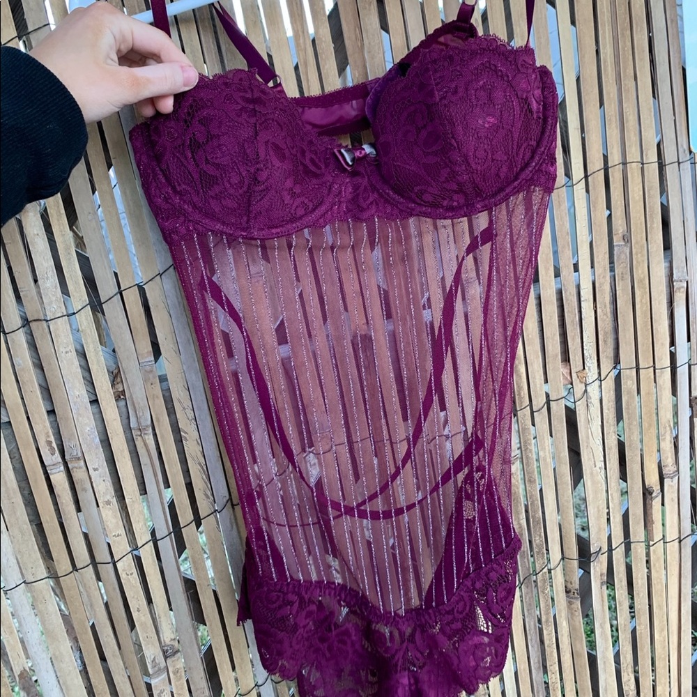 Lingerie - Picture 5 of 6
